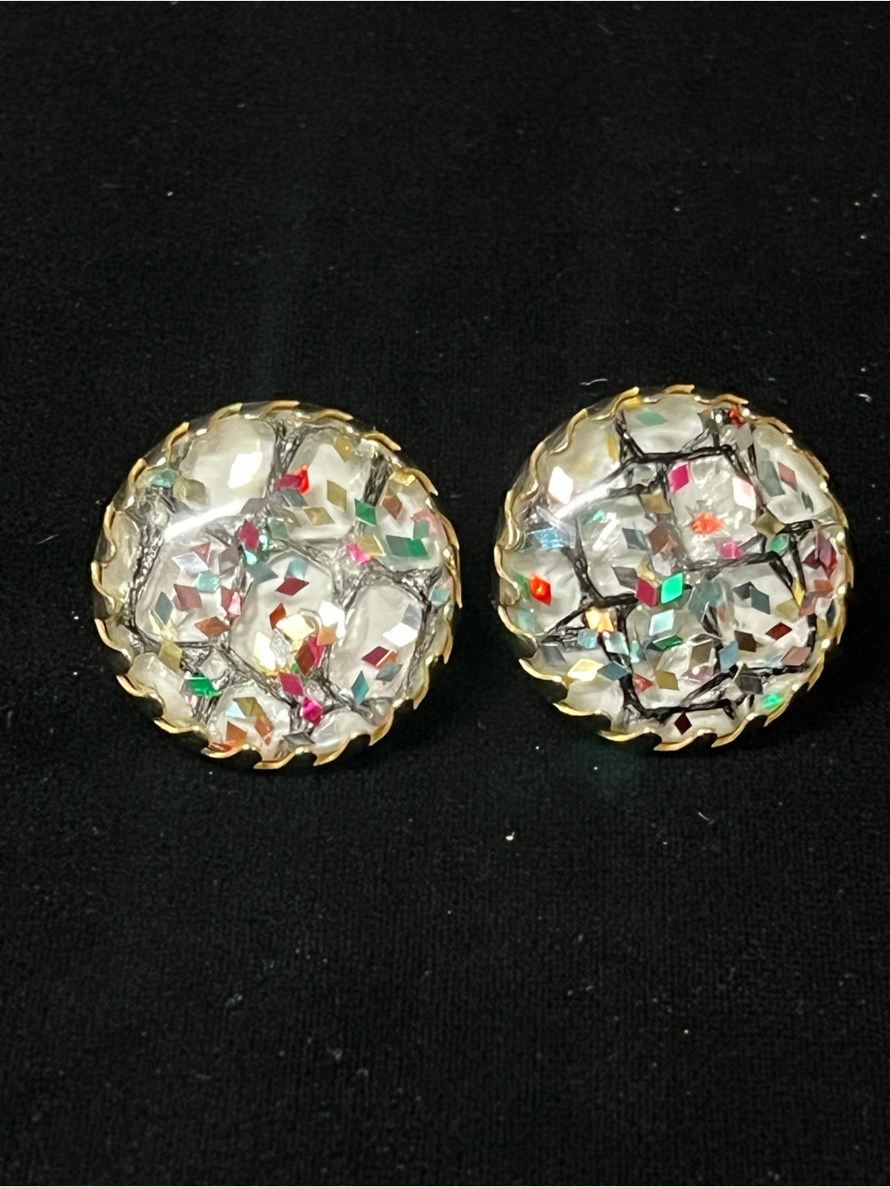 Sarah Coventry Mardi Gras Confetti Lucite Clip Earrings 1729